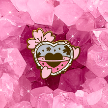 Load image into Gallery viewer, Spring Love Pin